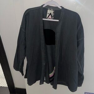 Free city mens kimono shirt with Striped Accents in size 2 (medium), never worn